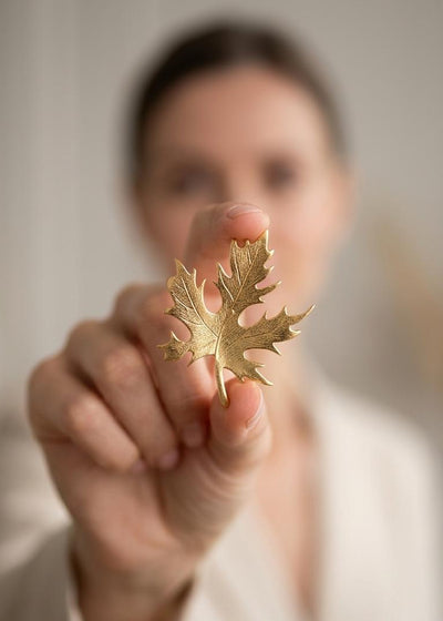 SHARP MAPLE LEAF BROOCH