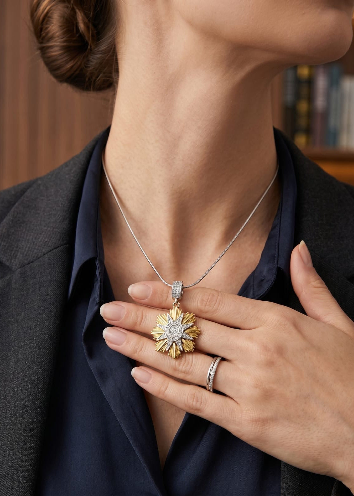 SUNFLOWER NECKLACE Main image