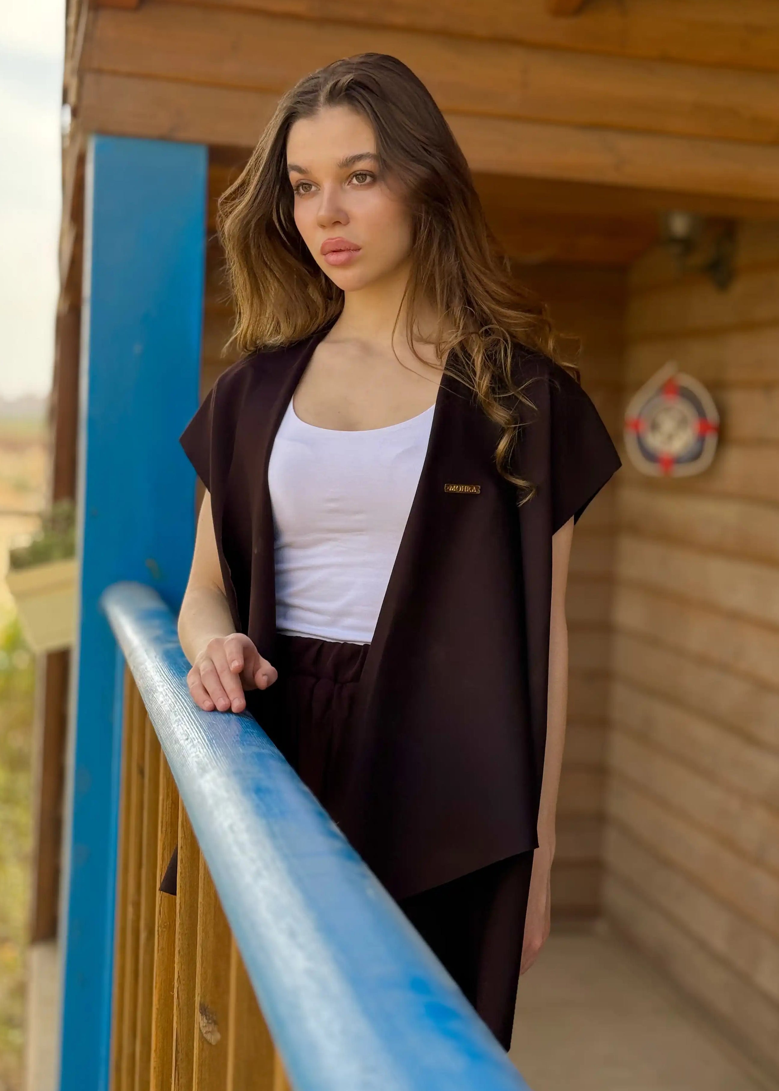 BROWN 4