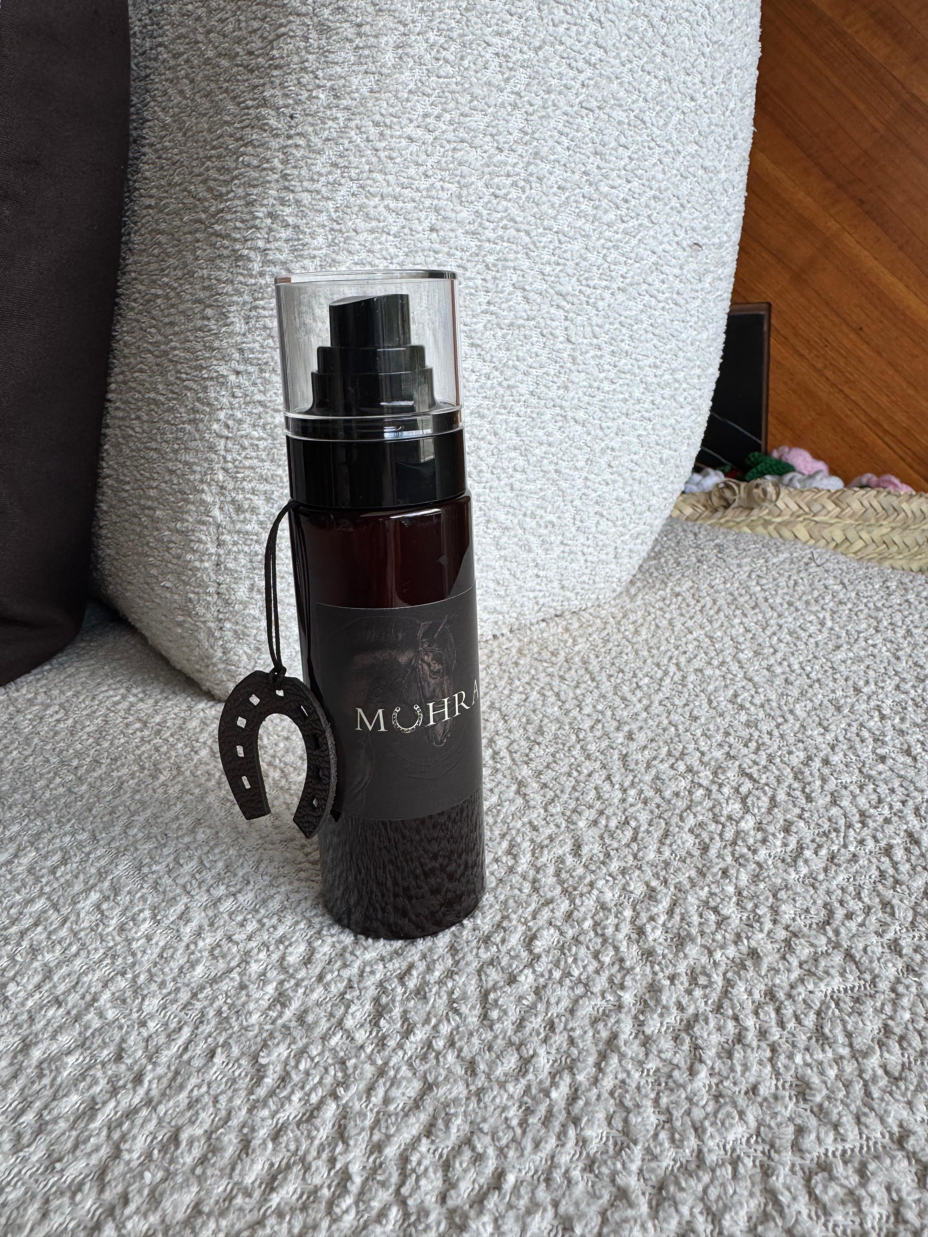 FRESH BLOOM CLOTHES SPRAY Secondary image