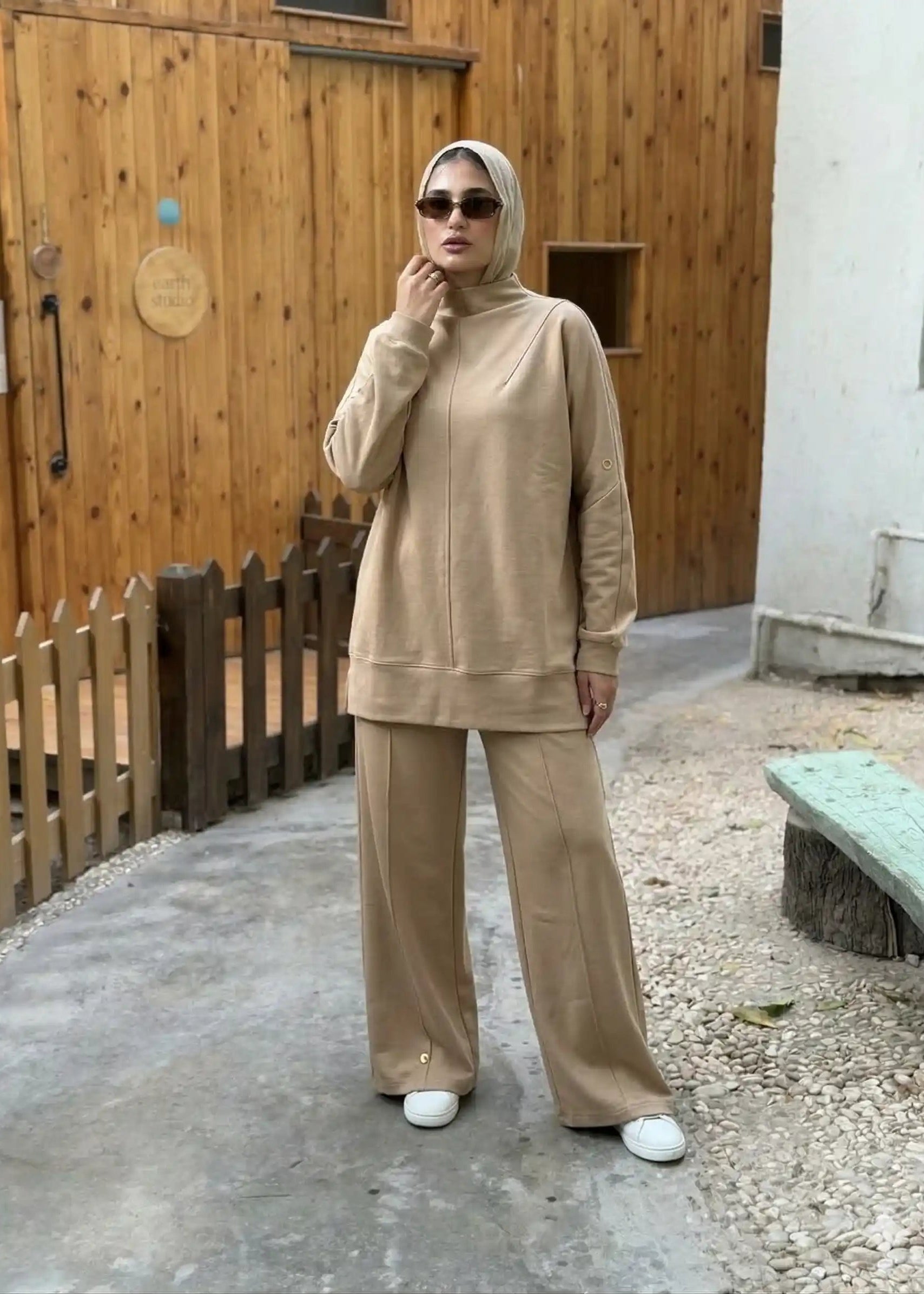 BEIGE