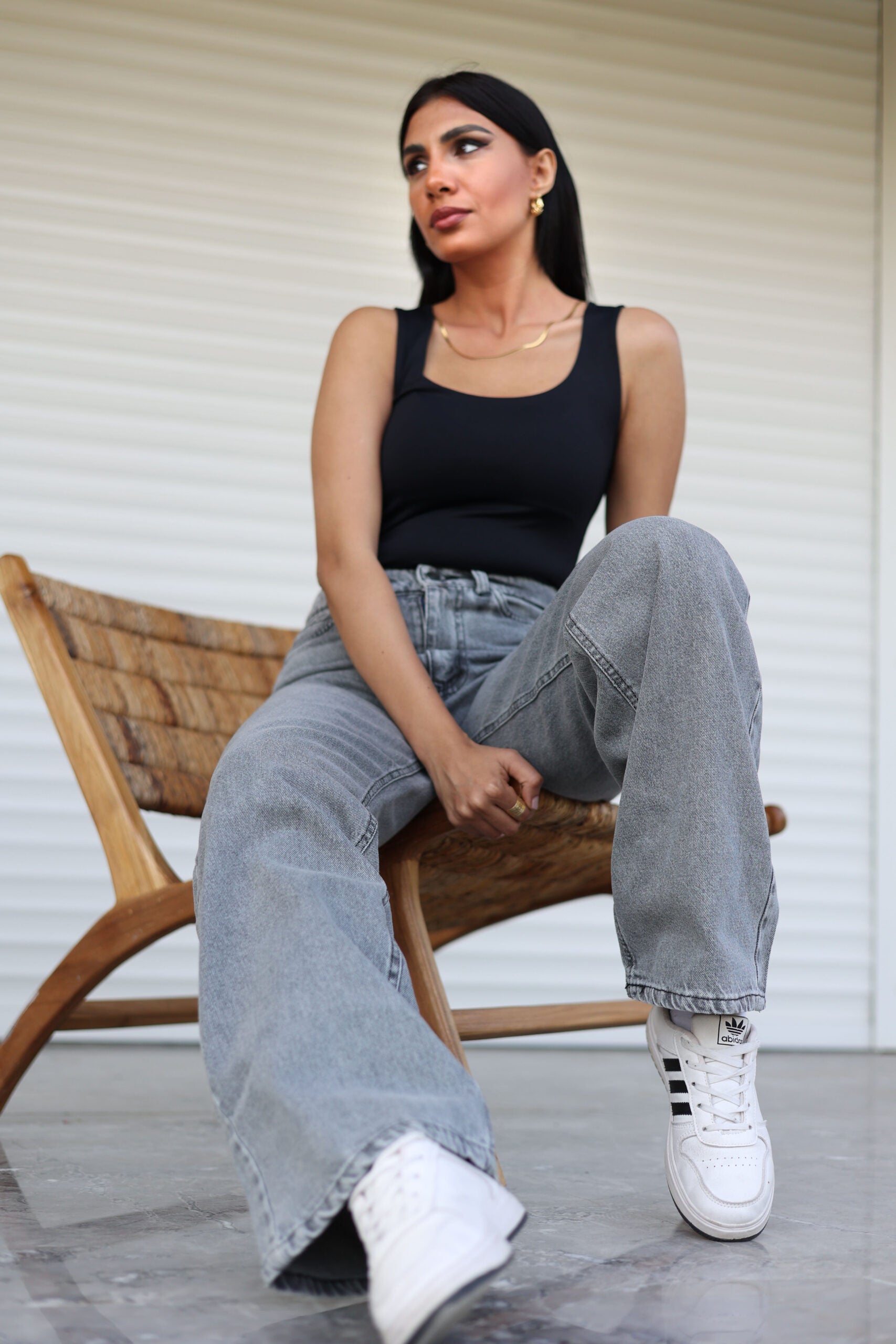 GRAY