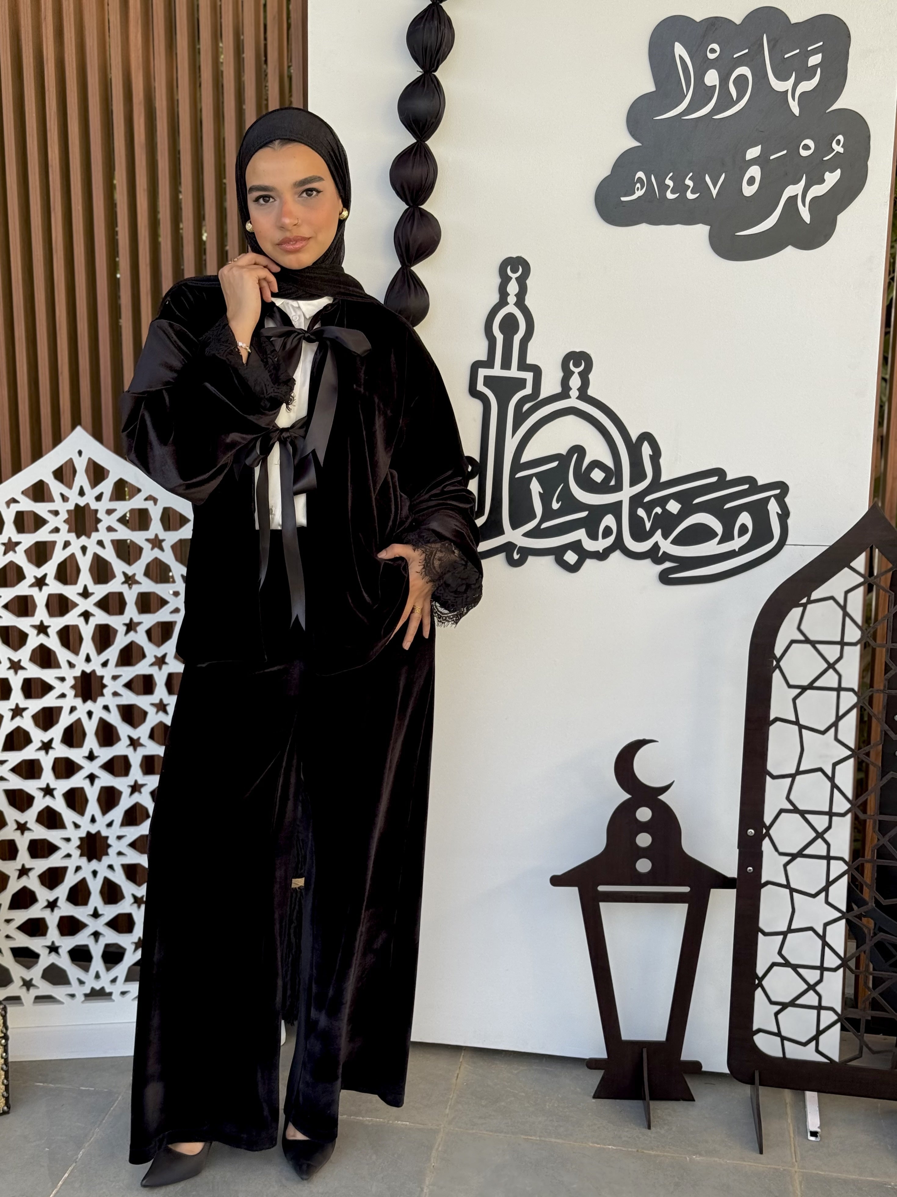 MUHRA VELVET SET Main image