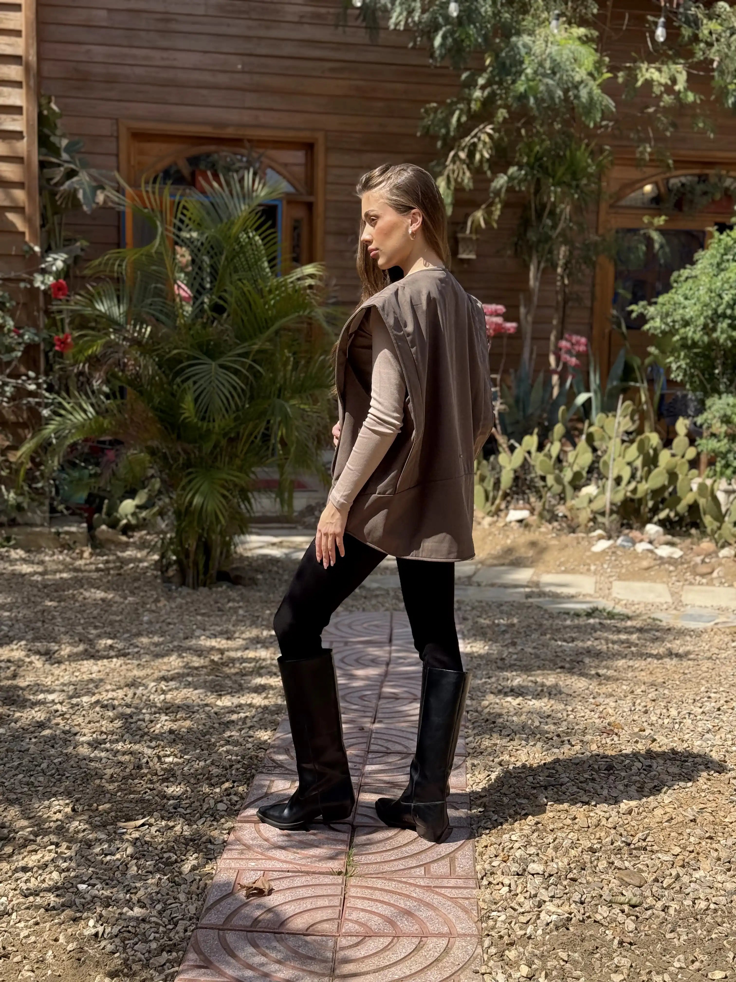 EQUIL UXE VEST