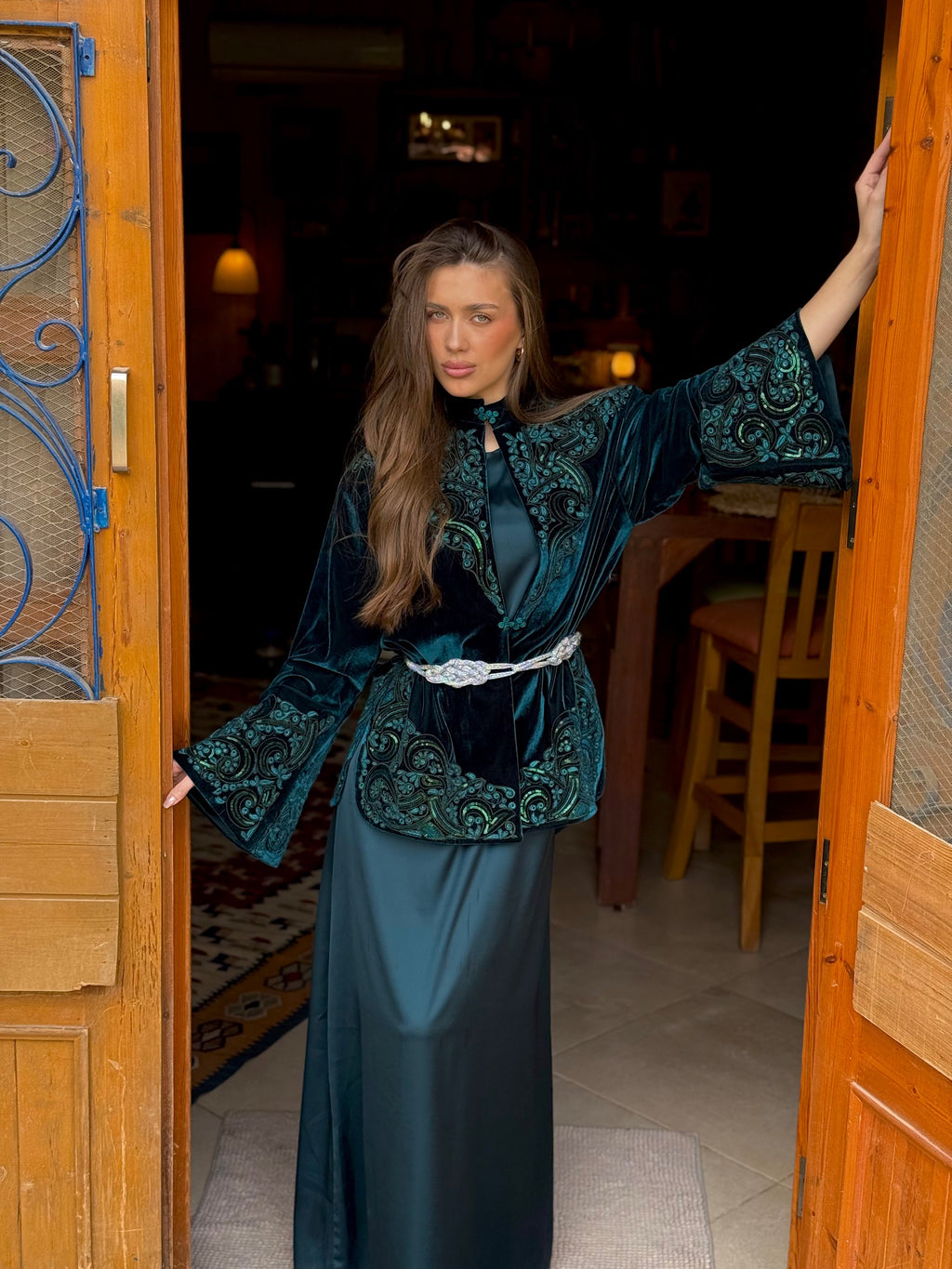 EMERIA KARAKOU FULL OUTFIT