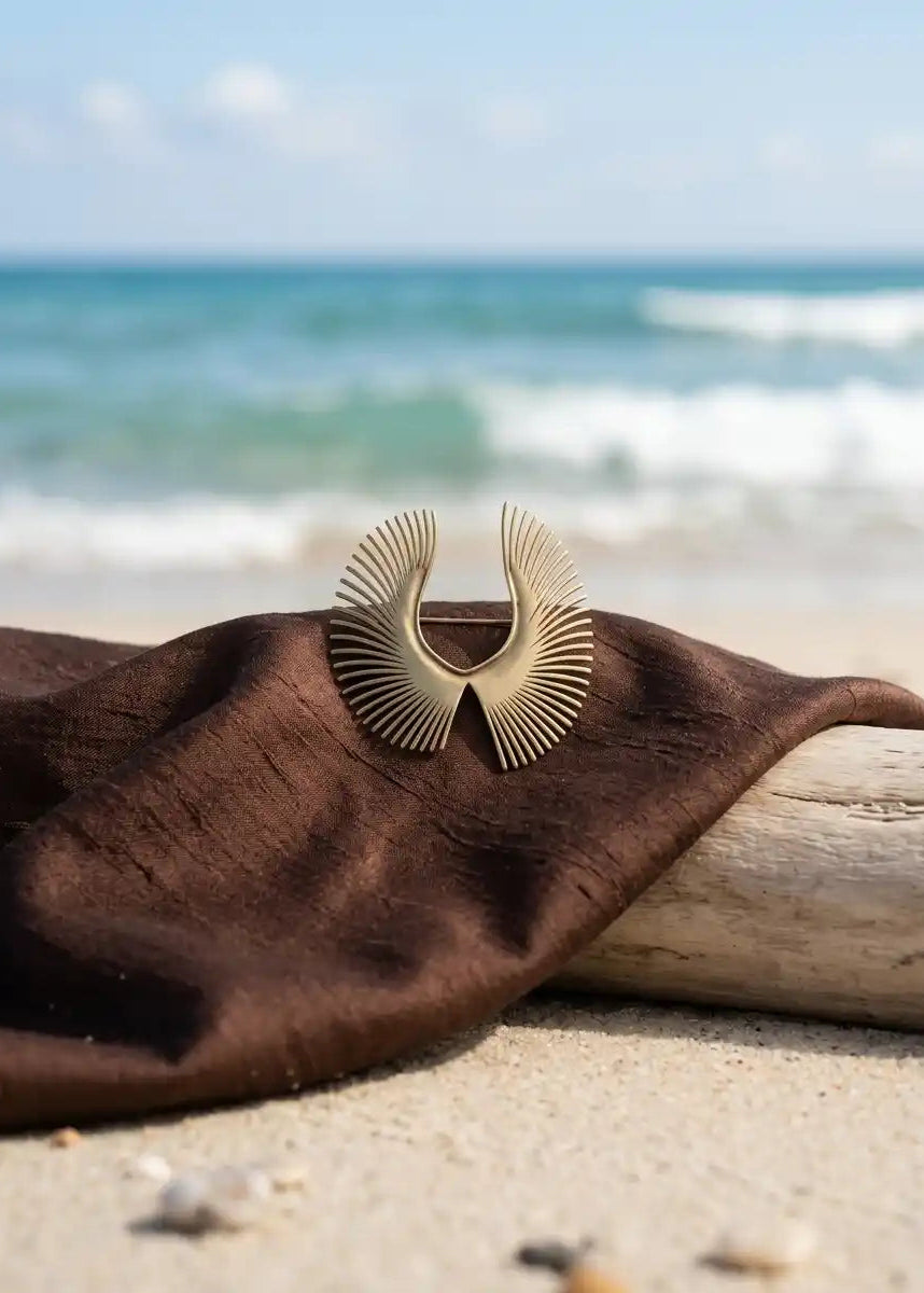 DOUBLE WING BROOCH Main image