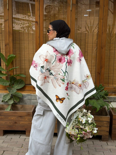MUHRA WHITE SIGNATURE SCARF