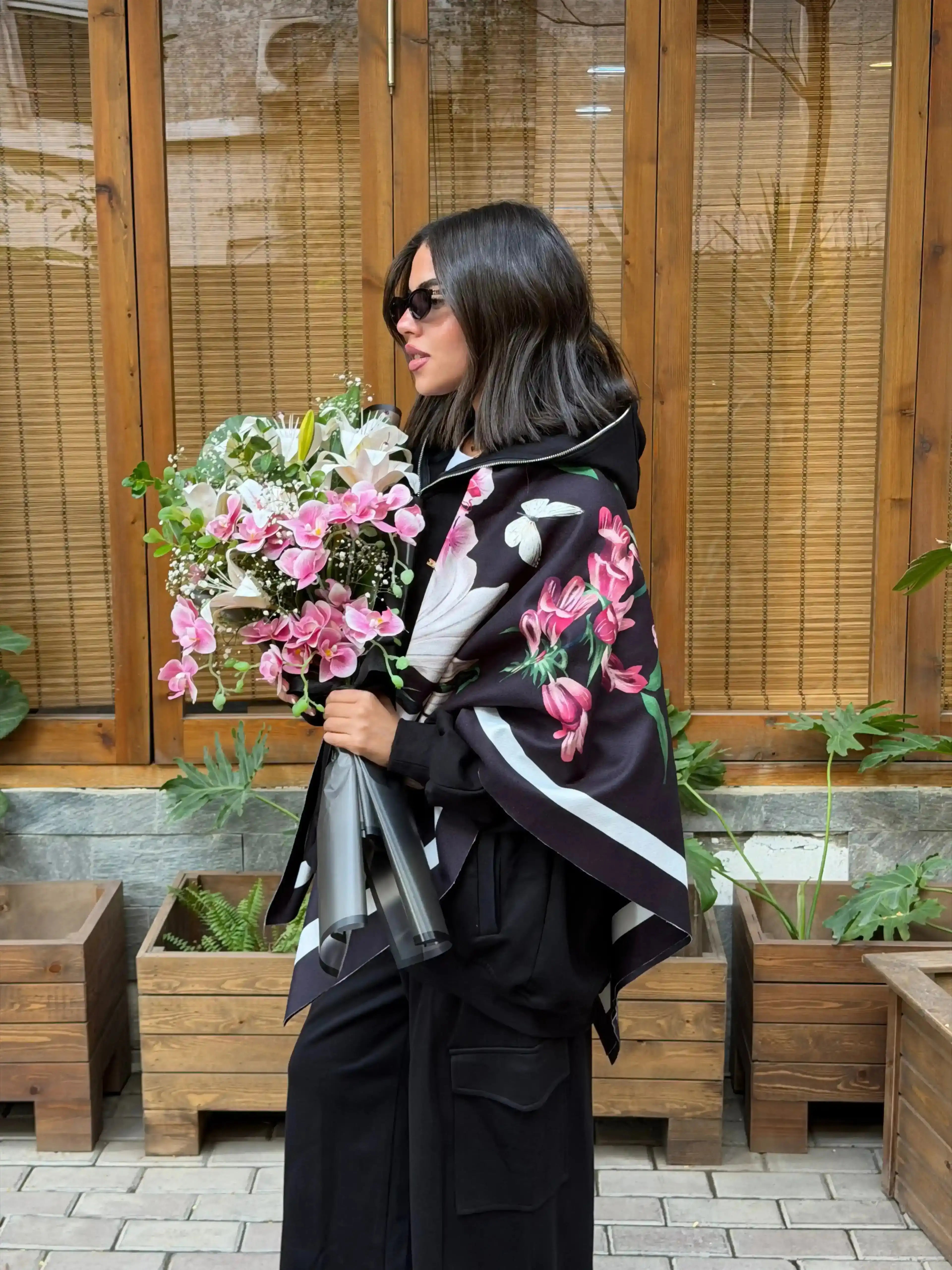 MUHRA BLACK SIGNATURE SCARF